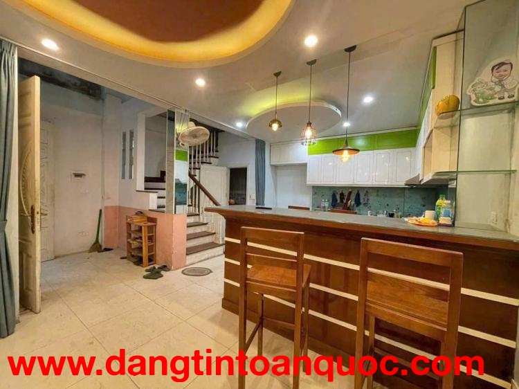 Cho thuê nhà ngõ Minh Khai, 40m² x 5 tầng 4PN KD, VP cty, ở gd, nhóm đi làm 16 Triệu