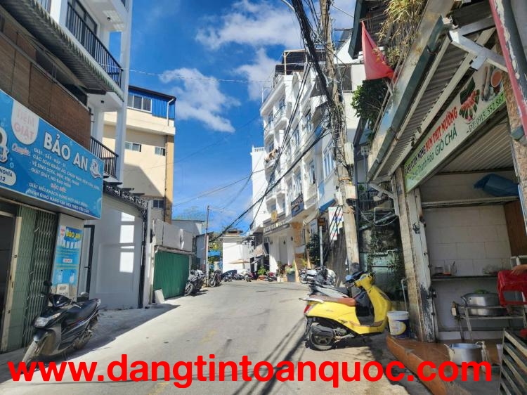 CHO THUÊ NHÀ NGUYÊN CĂN MĂT TIỀN ĐƯỜNG NGUYỄN THI NGHĨA. P 2 TP ĐÀ LAT