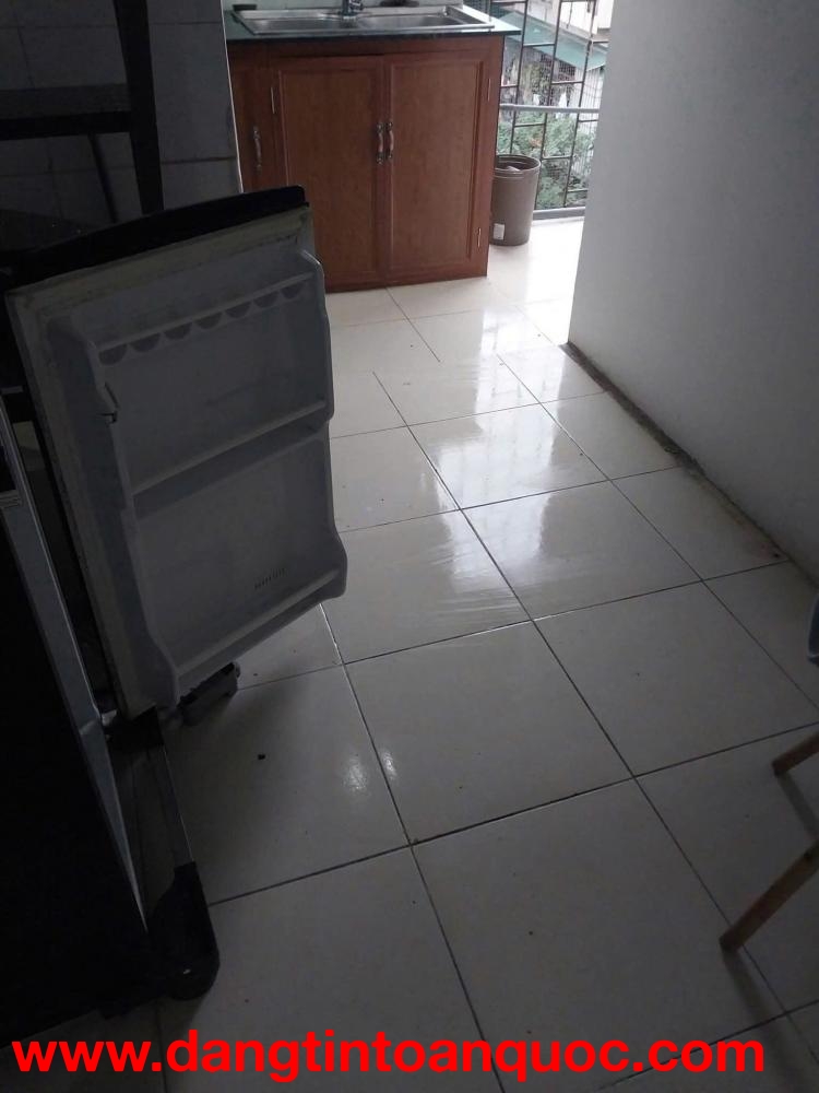 Cho thuê căn hộ tập thể tầng 5, 13 Khuất Duy Tiến 90m², gồm 3 phòng ngủ, 2 WC  8 triệu