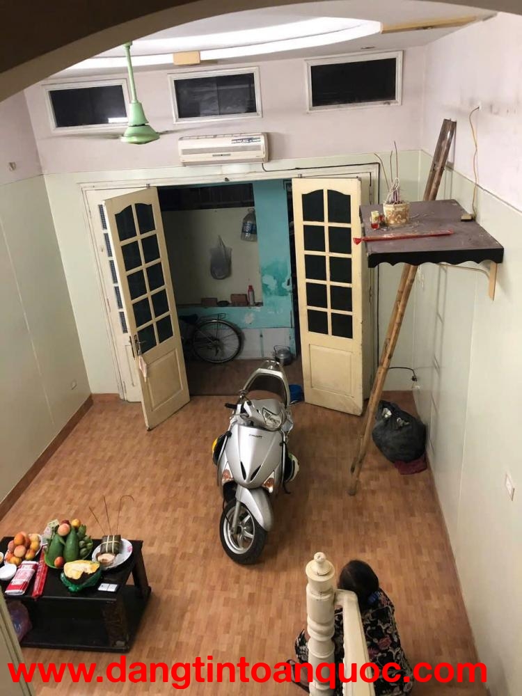 Cho thuê nhà ngõ Quỳnh 35m² × 4 tầng, 3PN 3VS, 9 triệu/tháng.