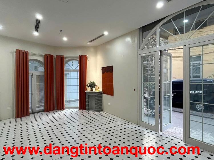 Cho thuê nhà Kim Ngưu, 40m2 x 3 tầng, 4 ngủ, 3 vệ sinh, 18 Triệu (có thương lượng tốt)