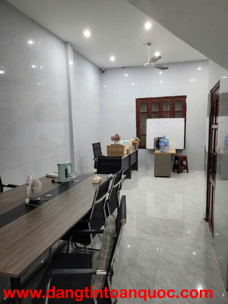 Cho thuê nhà ngõ 80 Lê Trọng Tấn, 65m² x 4 tầng + 1 tum, 6PN, 3 WC, 22 Triệu