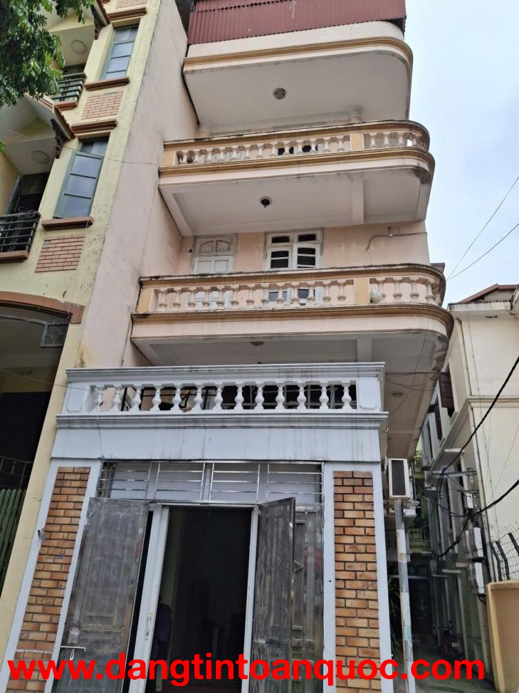 Cho thuê nhà Nguyễn Phong Sắc, 50m2 x 4 tầng, 20 Triệu