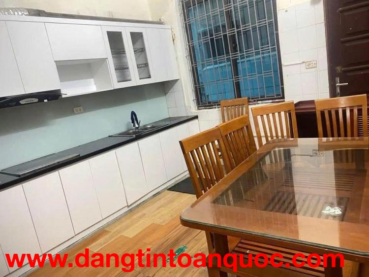 Cho thuê nhà nguyên căn ngõ 168 Nguyễn Lân, 70m² x 4 tầng, 3PN, 4WC, 12 triệu