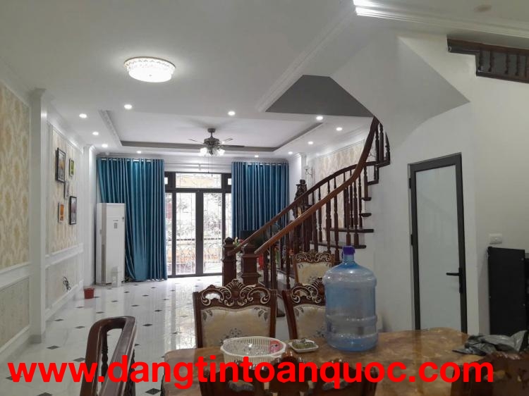 Cho thuê nhà MP Trần Đăng Ninh  50m² x 5 tầng, 4PN 4WC 18 triệu