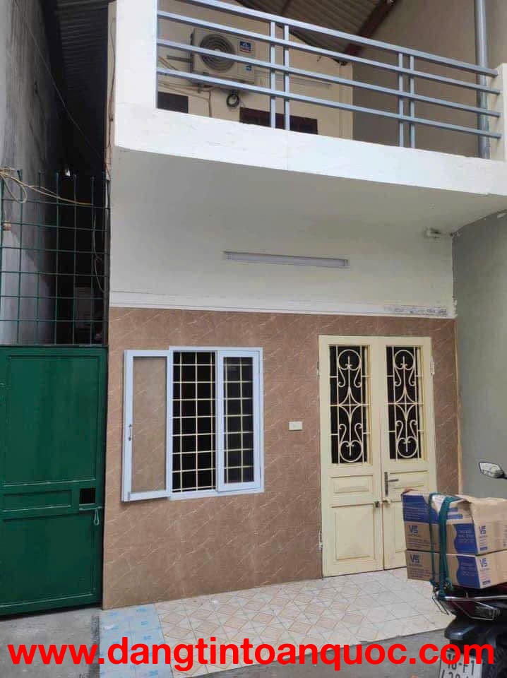 Cho thuê nhà ngõ Tân Mai, 55m2 x 2 tầng, 2PN 1VS 7,5 triệu