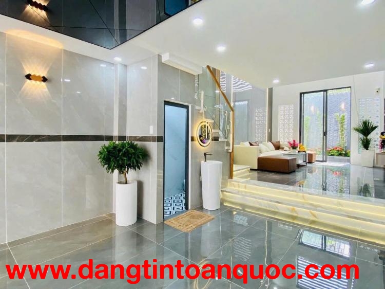 Siêu phẩm lô góc Nguyễn Văn Cừ 60m,8tầng,MT khủng 11M,ngõ thông,gara ô tô,KD đỉnh.Hơn 25 tỷ