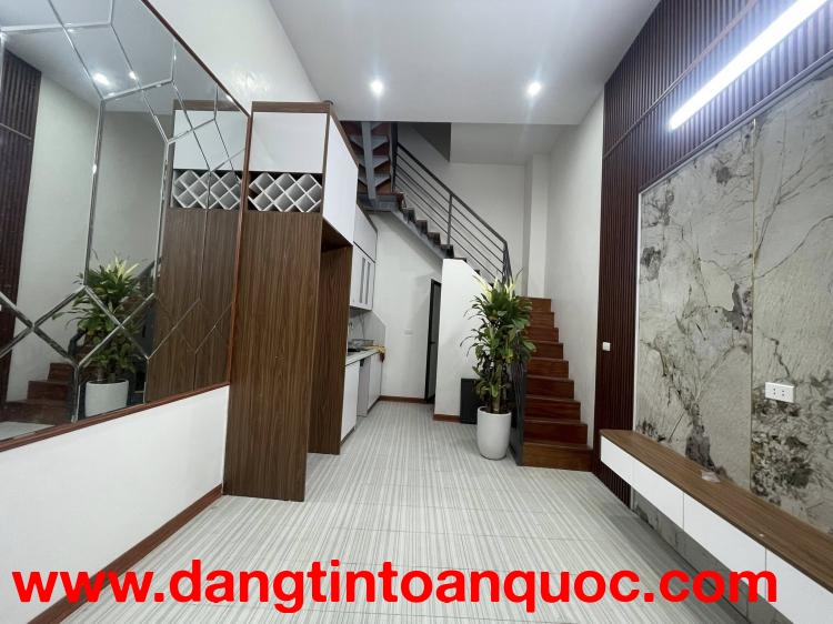 Cho thuê nhà nguyên căn ngõ Chùa Liên Phái 30m² x 5 tầng, giá 12 triệu