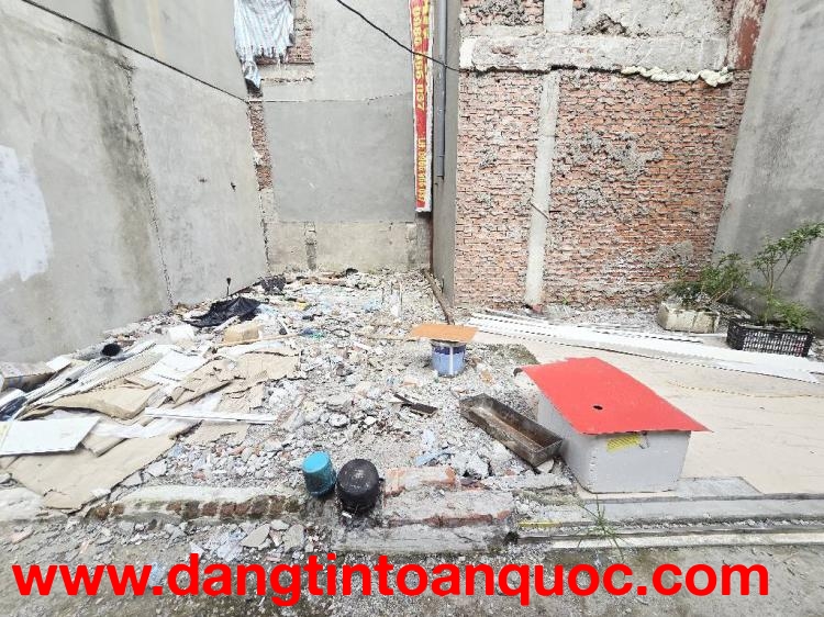 Duy nhất 1 mảnh. Hơn 5 tỷ, đất Ngọc Lâm, 35m cách 1 nhà ra hồ, oto thông kinh doanh. LH 0936123469