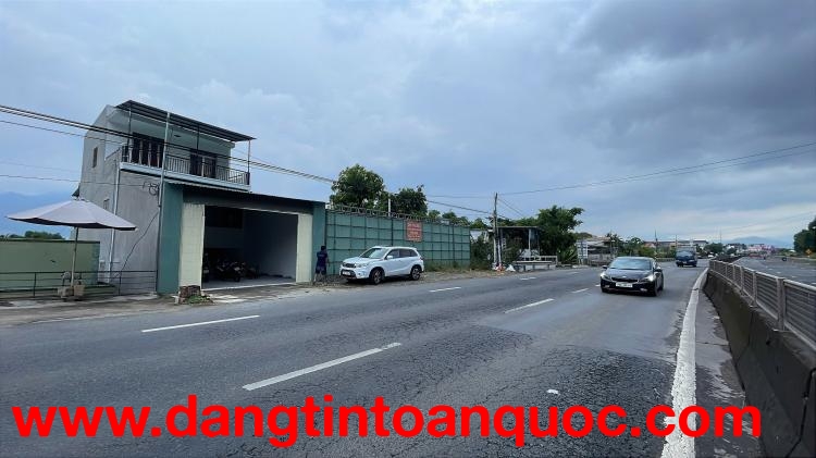 Cho thuê nhà nguyên căn 4 tầng, diện tích 119m2 sàn 240m2 ngang 6, mặt tiền quốc lộ 1A. Gần kcn suối