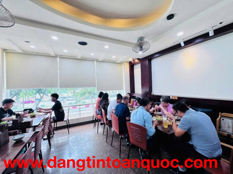 Cho thuê nhà mặt phố Văn Cao, 35m2* 5 tầng  Mt 6m KD Spa, hàng ăn, Slon, VP công ty. 35tr