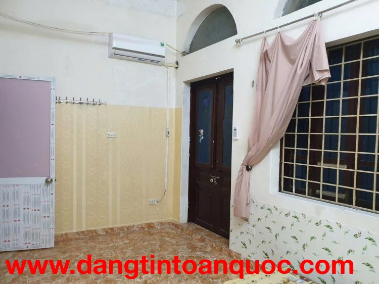 Cho thuê nhà ngõ Linh Quang 26m² x 3,5 tầng, giá 6,5 triệu 2PN, 2 vệ sinh.