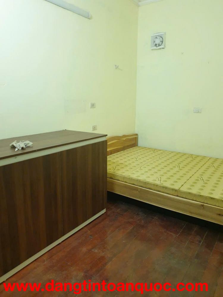 Cho thuê nhà tập thể tầng 2  Hào Nam  40m², 1 tầng, giá 7,5 triệu