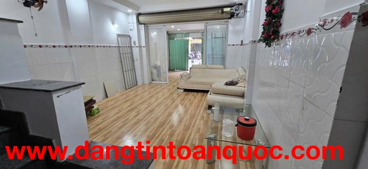 Chính chủ cần cho thuê mặt tiền tầng 1 nhà đẹp giá rẻ tại Phường 4 quận 4 thành phố Hồ Chí Minh thuậ