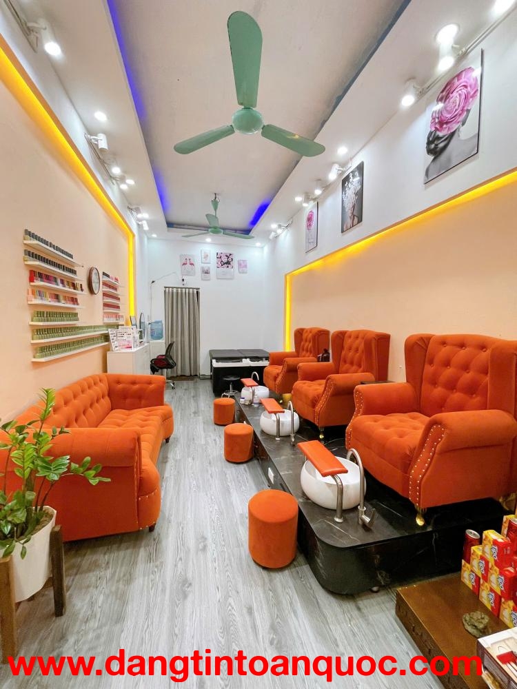 SANG NHƯỢNG TIỆM NAILS – GỘI ĐẦU  PHỐ TÔ HIỆU (ĐOẠN ĐẸP)
