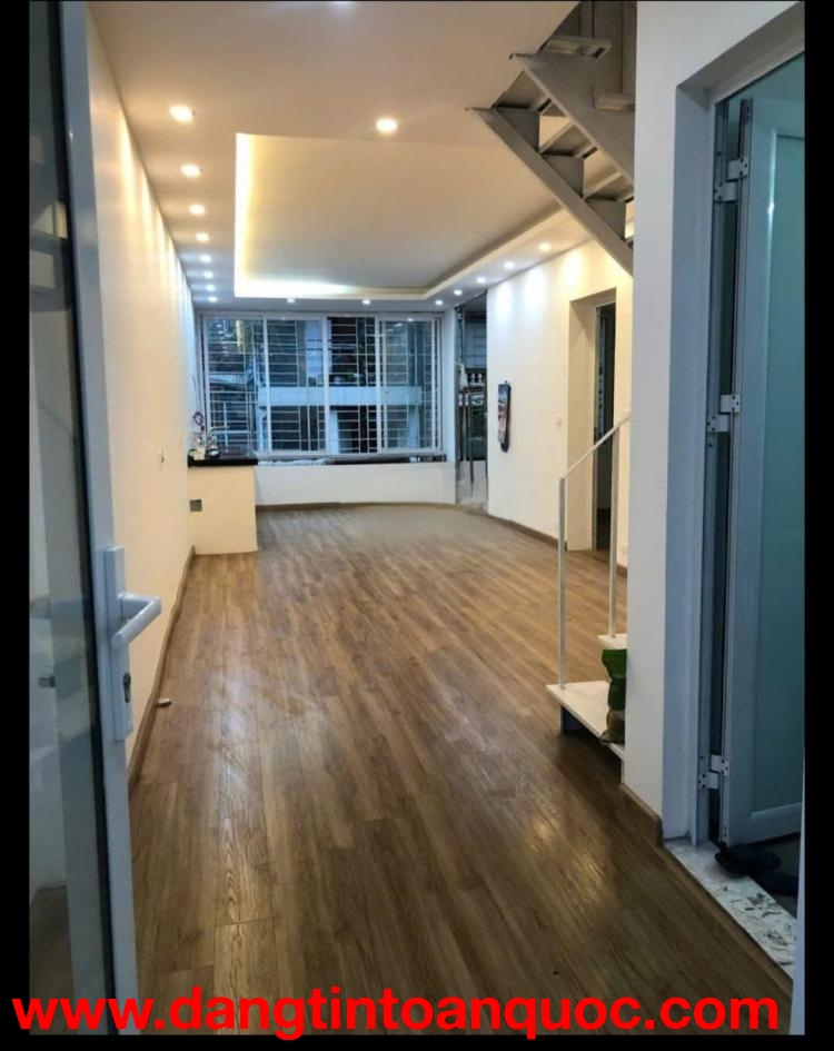 Cho thuê tầng 4 tại 4 Phương Mai, 110m², 3 ngủ, 2 WC, 11 Triệu