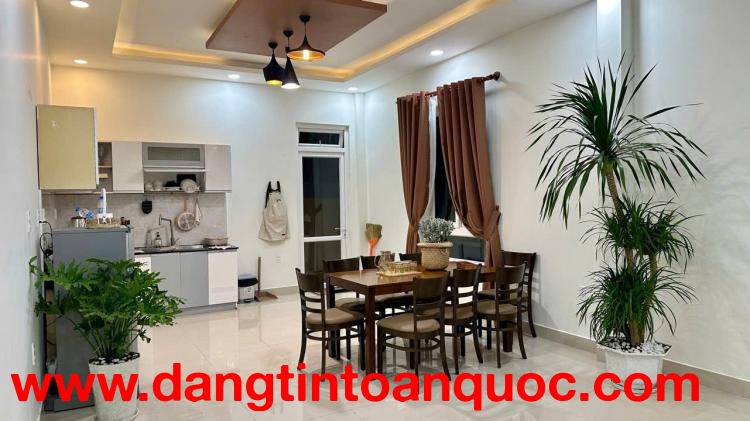 Cho thuê nhà nguyên căn mặt tiền Phạm Hồng Thái P10 Đà Lạt giá 12tr