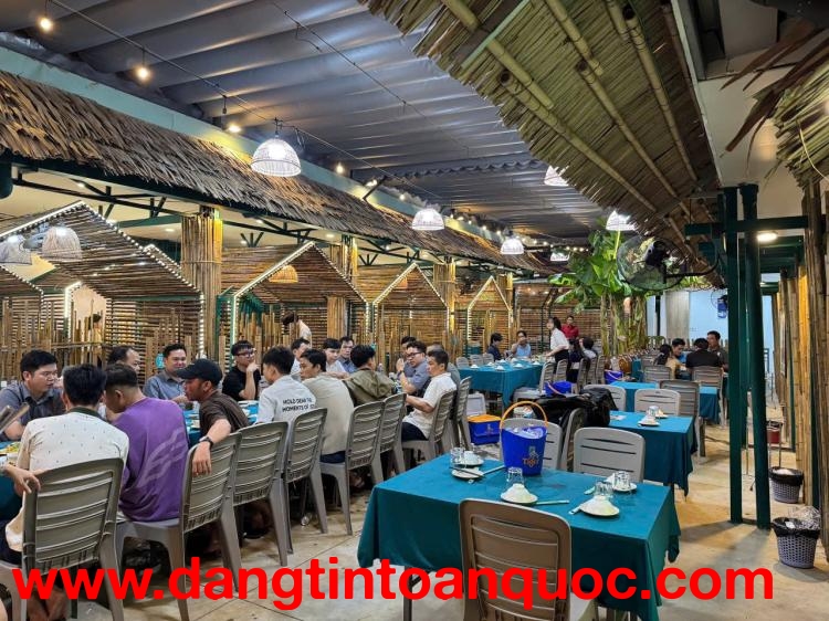 SANG NHANH 400TR MB 25TR 700M2 QUY MÔ 10 PHÒNG VIP 45 BÀN SÂN VƯỜN