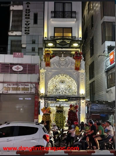 SIÊU PHẨM SPA 8 TẦNG THÔNG SÀN THANG MÁY – LÔ GÓC 3 MẶT THOÁNG – VIEW PHÁO HOA NHÀ HÁT LỚN CÁC TẦNG