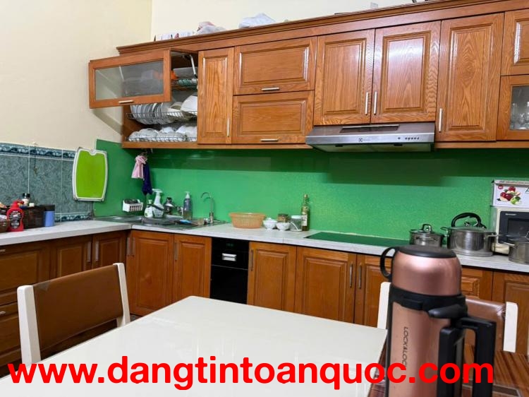 Cho thuê nhà nguyên căn ngõ 245 Định Công 65m² x 3 tầng ô tô đỗ cửa 15 triệu