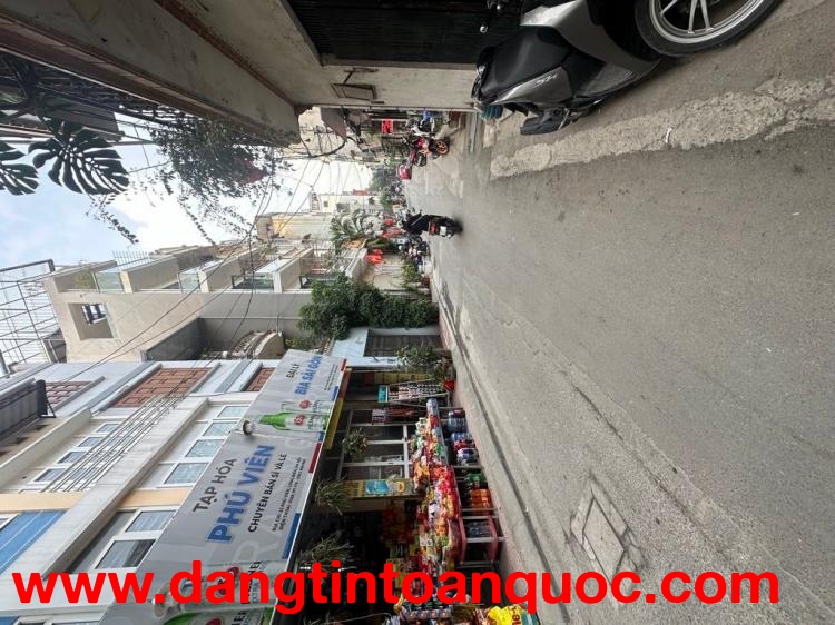 Bán nhà mặt phố Phú Viên, Bồ Đề 30m x 5T chỉ 8 tỷ còn tl . LH 0936123469