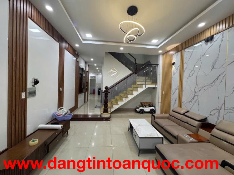 BÁN SIÊU PHẨM NHÀ MẶT TIỀN HẺM ĐẸP Xe Hơi 6m- Phù Hợp Cho Mọi Gia Đình