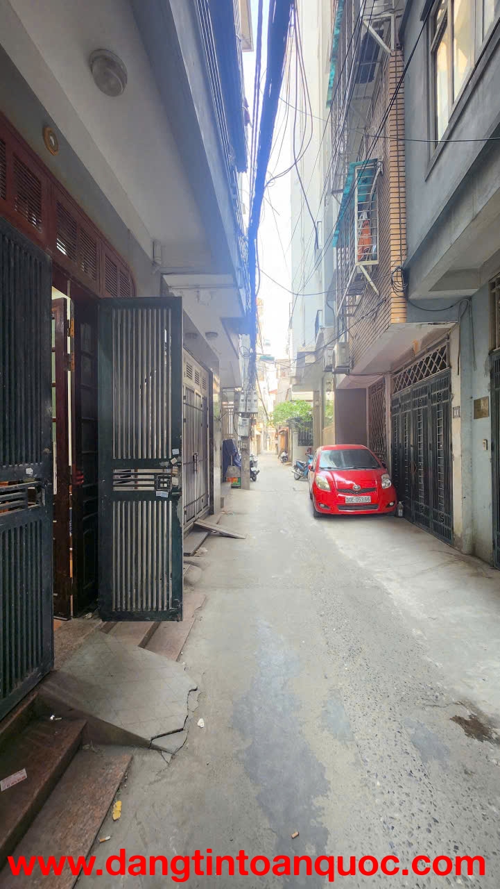 CC cần cho thuê nhà ngõ Nguyễn Khang, 30m2 x 4 tầng, 3 ngủ, 12 triệu