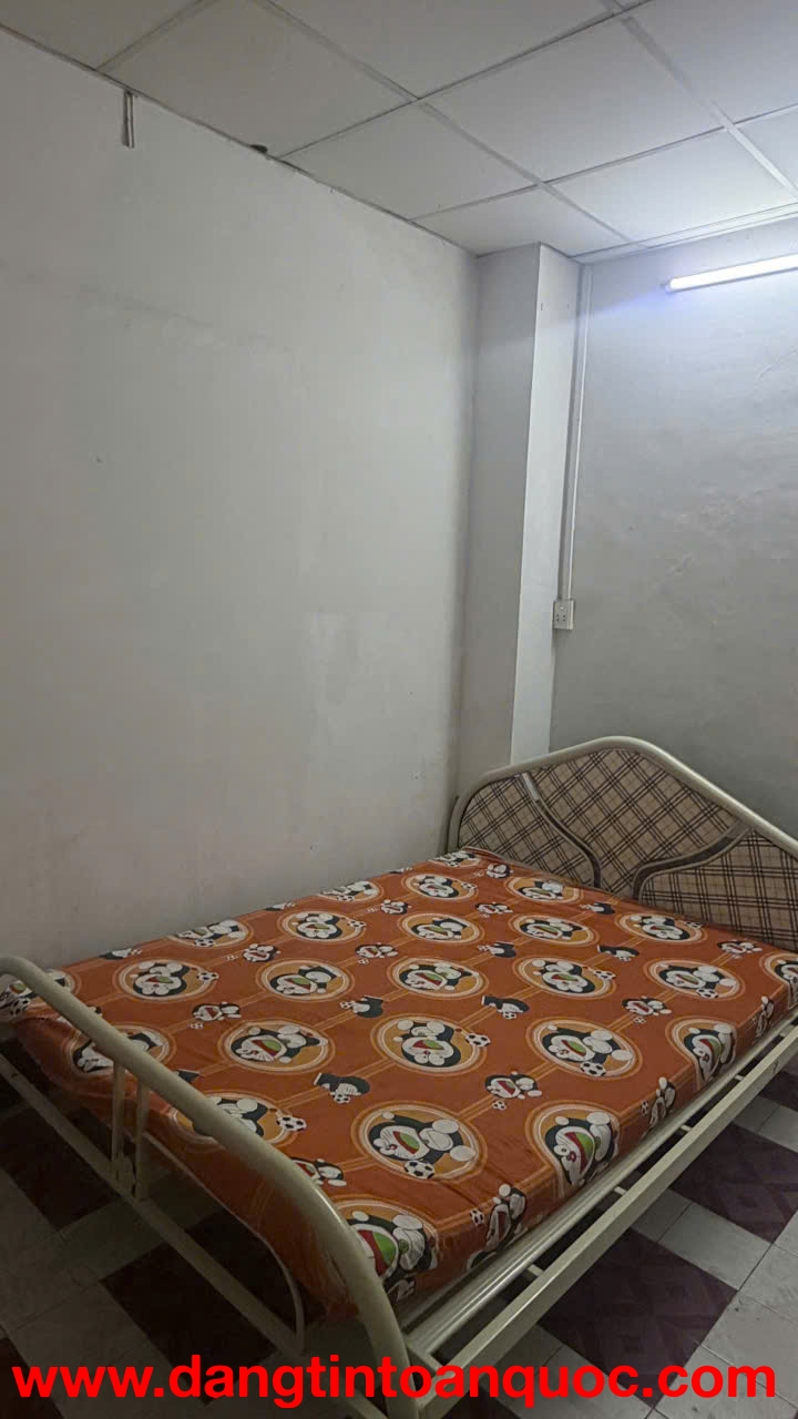 Cho Thuê Phòng ở mặt tiền đường hồng bàng 819  phường bình tây. tphcm(  lúc trước là phường 9 quận 6