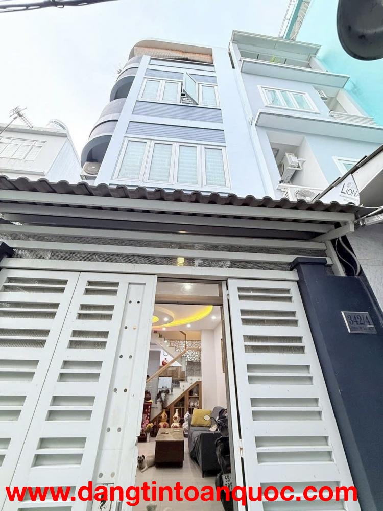 Bán nhà căn góc trung tâm quận 3, cách mạng tháng tám giá 11.8 tỷ