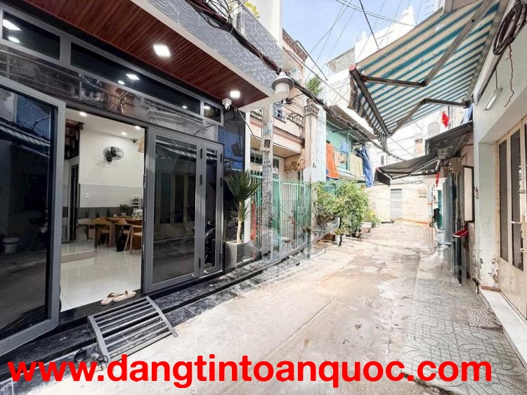 MỚI ĐẸP 100% Ở NGAY- Full Nội Thất 3 TẦNG Ngang 3.6m Nở Hậu –Gần MT Nguyễn Tri Phương 4 Tỷ Xíu