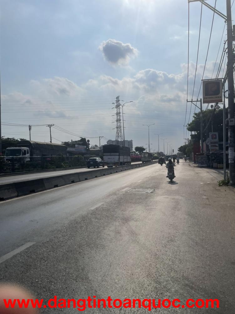 Bán đất 3 mặt tiền 50x100m giá 280 tỷ Đường Quốc Lộ 1A