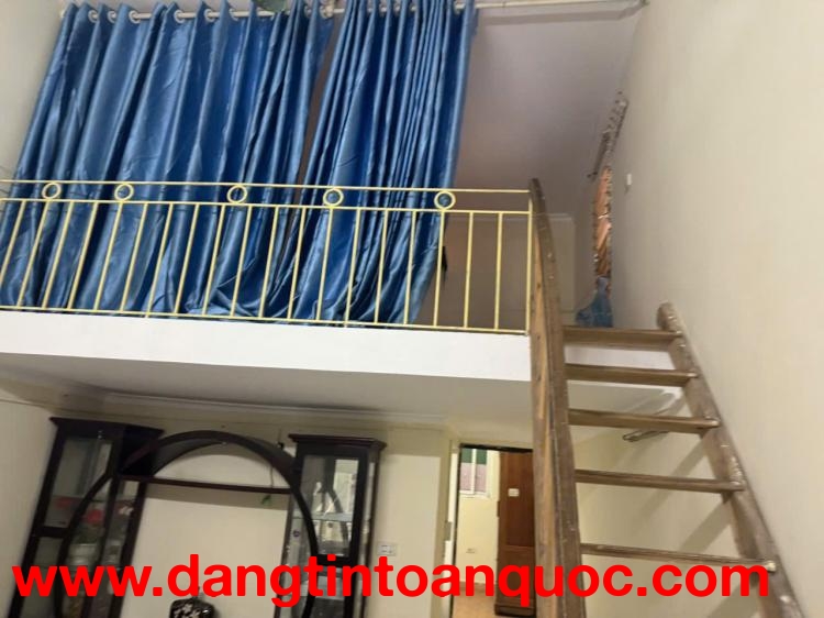 Cho thuê nhà ngõ ô tô Lĩnh Nam 80m2 x 2,5 tầng, 2PN, 1VS, 7 triệu