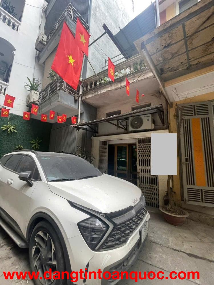 Cho thuê nhà ngõ ô tô Bùi Xương Trạch, 50m2 x 2,5 tầng, 2 PN, 9 Triệu