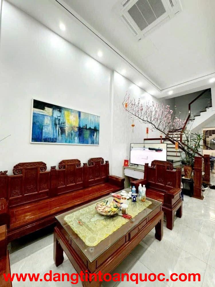 Bán nhà phố Hàng Bông, 60m2, 3 tầng, mặt tiền 4m, nhỉnh 43 tỷ, kinh doanh đỉnh