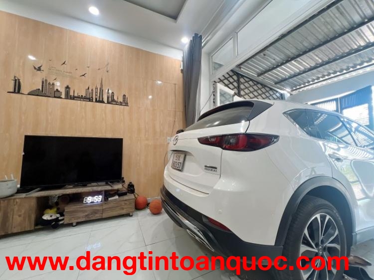 Bán nhà 3 tầng đường số 10, Hiệp Bình Phước, Thủ Đức, TP HCM. DT 77m2, sổ hồng, giá 6,9 tỷ. Liên hệ: