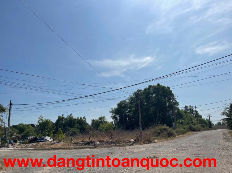 Bán gấp lô góc 8m x 15m 2 mặt tiền nhựa KDC Triều Cường 2, LaGi gần biển giá tốt