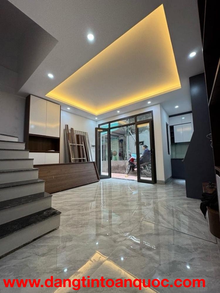 BÁN NHÀ PHỐ TÂN MAI QUẬN HOÀNG MAI, XÂY MỚI Ô TÔ ĐỖ CỎNG 35M2 5 TẦNG 7.6 TỶ