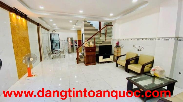 Nhà 2 tầng DT lớn hẻm 4m ôtô nhỏ tới nhà Âu Dương Lân P.Chánh Hưng. Giá 6,8 tỷ TL