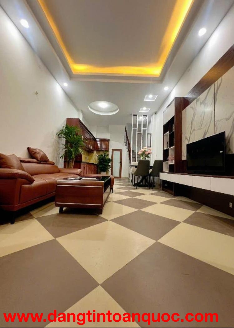 NHÀ MỚI PHỐ Văn Chương
36M – 5 TẦNG – GIÁ 8.8 TỶ A/C Không nghe nhầm đâu