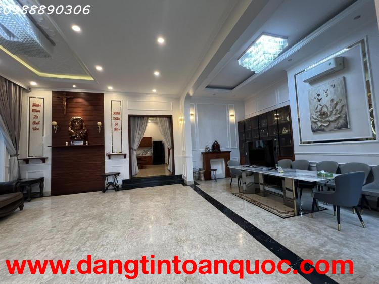 Biệt thự mặt phố đường Tam Châu Thủ Đức, 427m2, 8.5x34m, có hầm, 39.5 tỷ