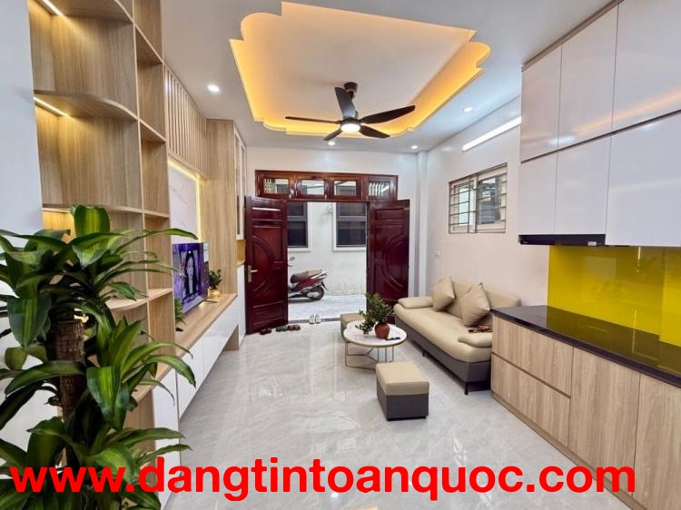 Bán nhà Đại Từ, Hoàng Mai, Ô tô, Lô góc, full nội thất, DTSD 36m2 x 5 tầng, 8.3 tỷ