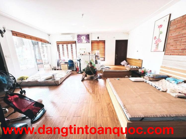 Bán nhà phố Lê Đại Hành, 90m2, 4 tầng, mặt tiền 9.6m, 25.3 tỷ, ngõ rộng thoáng, ở sướng