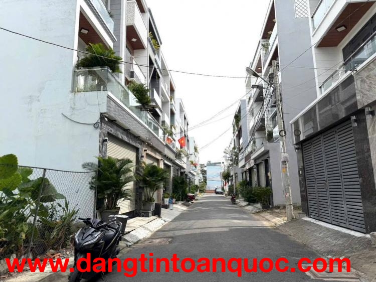 ????????????BÁN ĐẤT TẶNG NHÀ CẤP 4 MỚI 90%. CÓ THỂ LÀM NHÀ SÂN VƯỜN ????????????