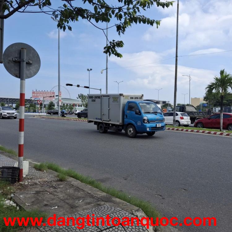 LÔ GÓC  – ĐƯỜNG 30M – VỈA HÈ 10M

CHUẨN SHOWROOM – NGÂN HÀNG – TRỤ SỞ DOANH NGHIỆP