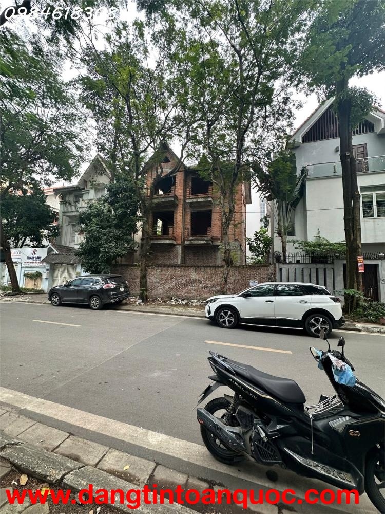 Bán Biệt Thự Mỹ Đình – Đường Lê Đức Thọ 200m²  4 Tầng 62 Tỷ  View Vườn Hoa