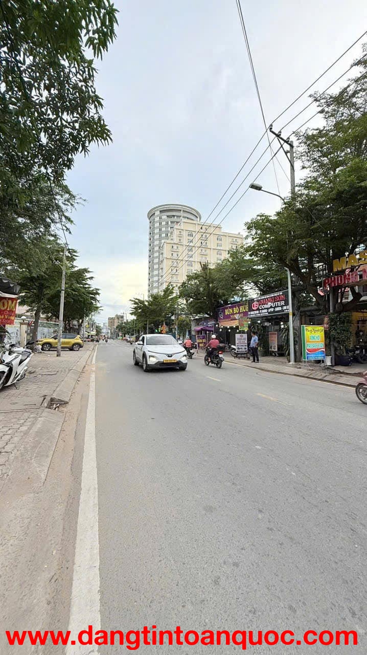 ???? NGỘP BANK GIẢM SỐC 5 TỶ – HÀNG HIẾM MẶT TIỀN Q7 ????
???? DÒNG TIỀN 50TR/THÁNG – GIÁ CHỈ 19,3 T