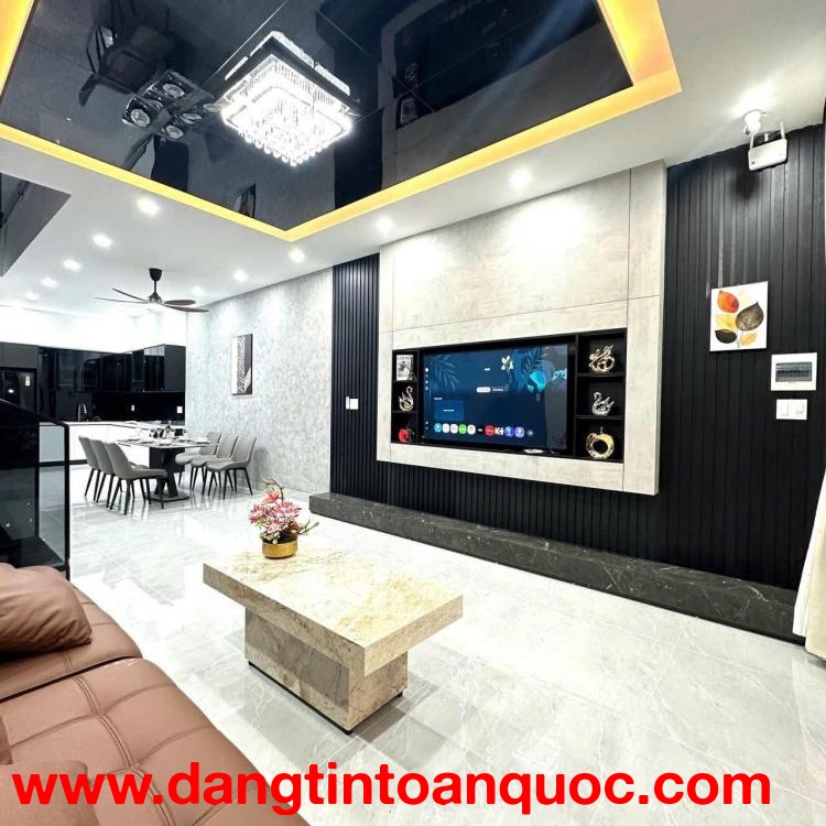 BÁN NHÀ 3 TẦNG 3 MÊ FULL NỘI THẤT MỚI KENG Y HÌNH