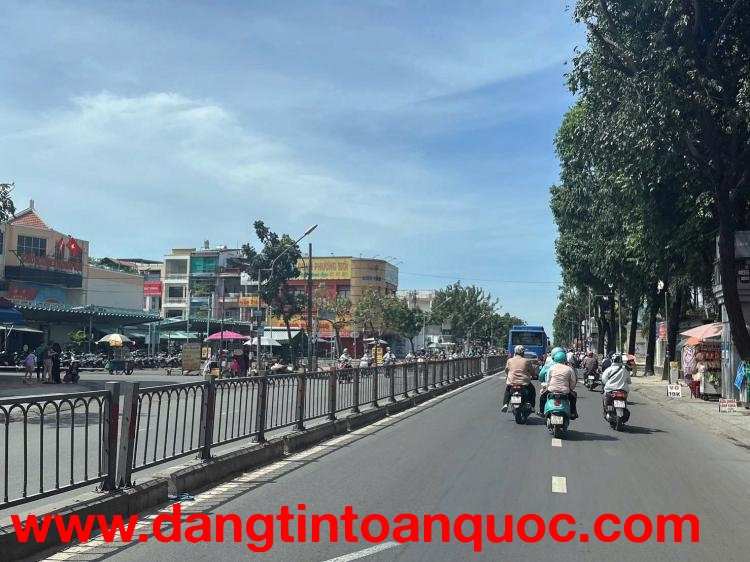 Bán nhà đẹp Nguyễn Văn Quá Quận 12 ngang hơn 4m 100m2 4 phòng ngủ 4wc giá nhỉnh 4tỷ