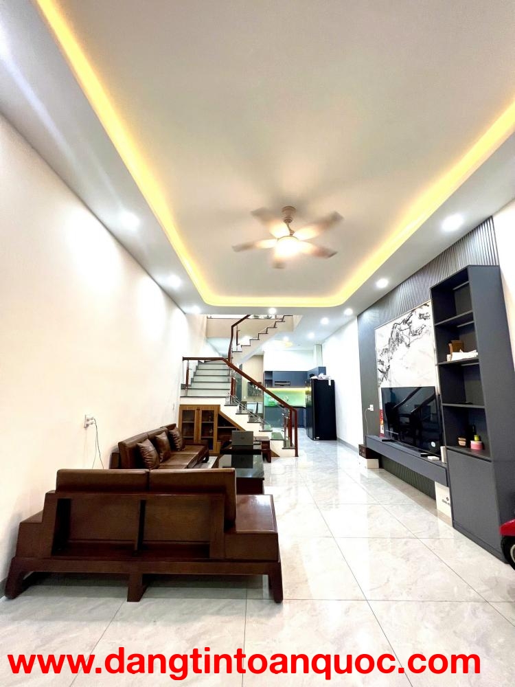 ????????Bán nhà 3 tầng đường Lê Thạch - Gần đường Tú Mở