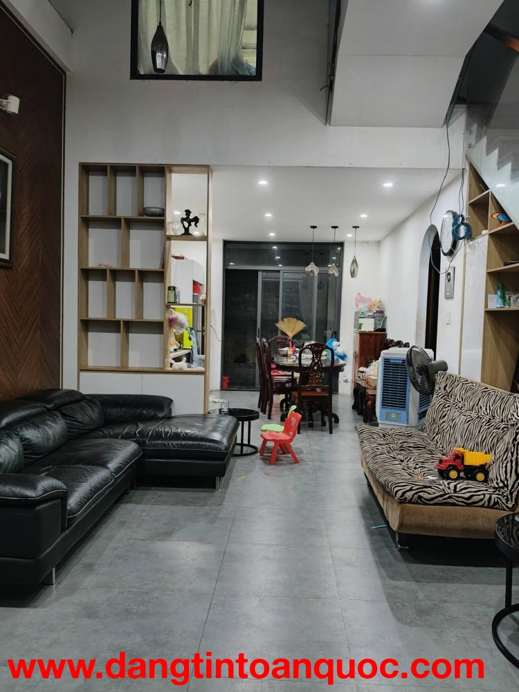 Bán nhà 3 tầng đường Hòa Phú 10 - VIEW công viên